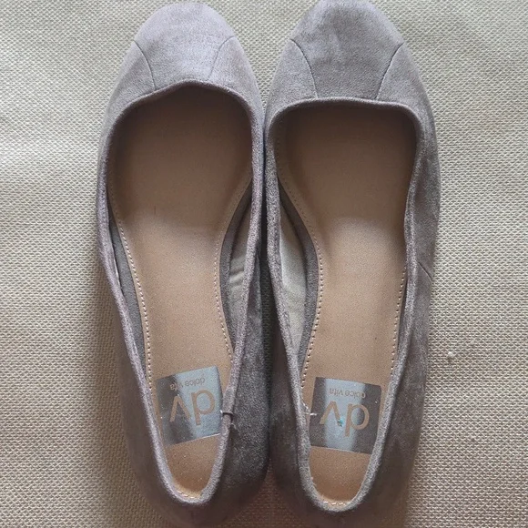 NEW / NWOT  DV by Dolce Vita Taupe/ Light Brown/ Tan  Women's Shoes - Picture 3 of 8